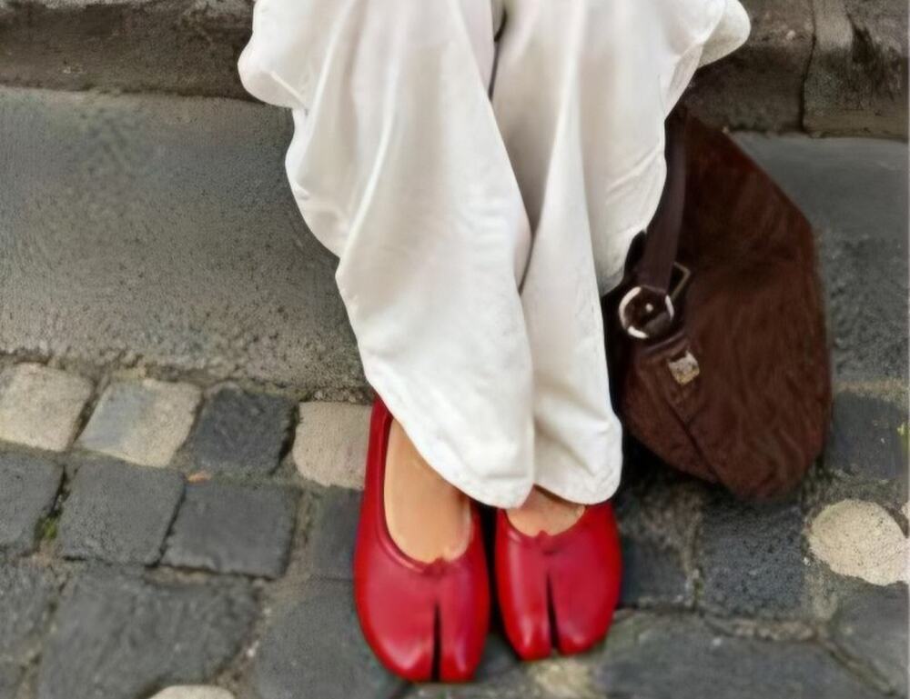Fk. MSRP $45 NWOB RED SPLIT TOE TABI SLIP ON BALLET FLATS ♡SIZE 7½/40♡